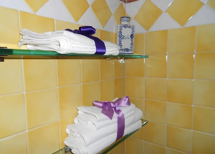 Salighes Bed & Breakfast 3*